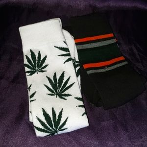 NWOT 2 pk. Basic Equipment Men's Socks- Leaf & Stripes
